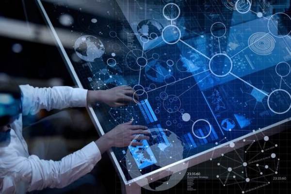 文科生轉(zhuǎn)戰(zhàn)計(jì)算機(jī)硬件開發(fā) 機(jī)遇、挑戰(zhàn)與建議